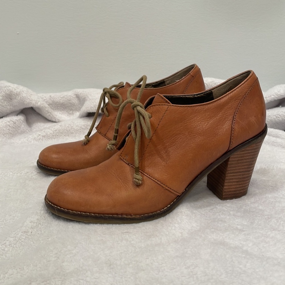 Banana Republic Brown Leather Lace Up Ankle Boots